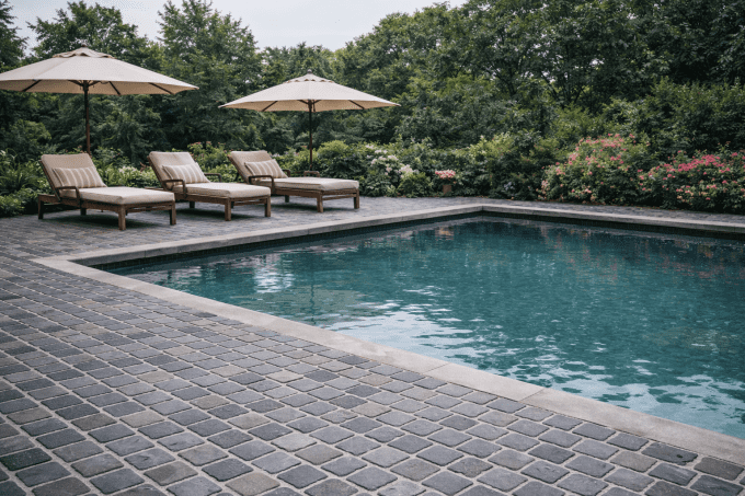 Pavés grès kandla Gris 14/14 cm Ep. 5/7 cm - unité de vente : 1 m² pour 42 pavés