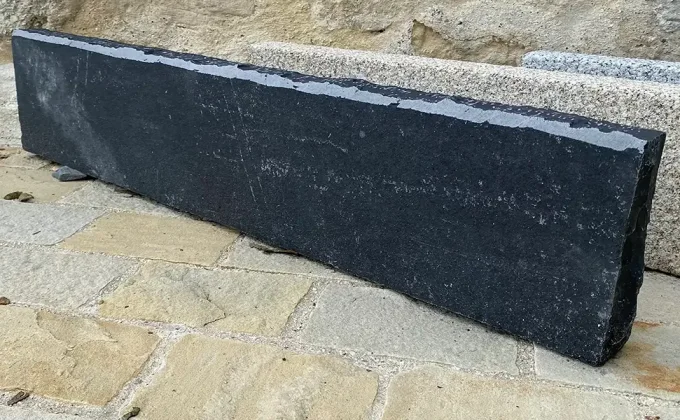 Bordure calcaire taj'black gris anthracite/noir - 100/20 cm Ep. 6 cm