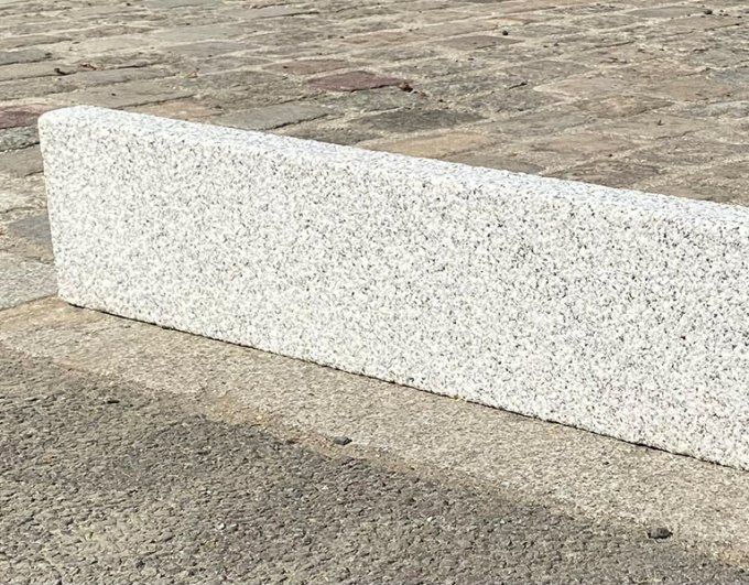 Bordure granit gris - 100/20 cm Ep. 6 cm