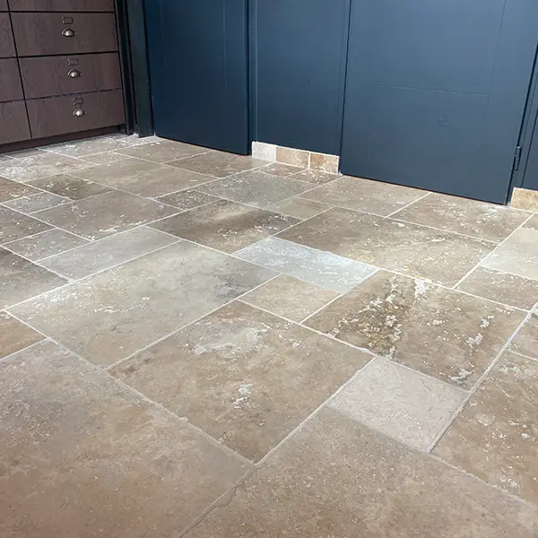 Dallage travertin mix beige rustic Opus 4 formats Ep. 1.2 cm  - Unité de vente 0.754 m²