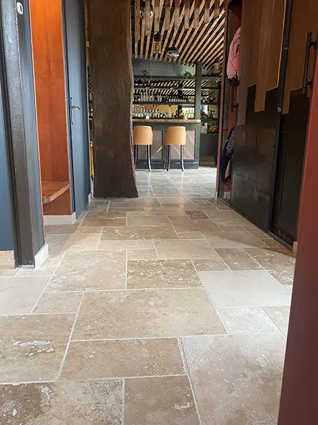 Dallage travertin mix beige rustic Opus 4 formats Ep. 1.2 cm  - Unité de vente 0.754 m²