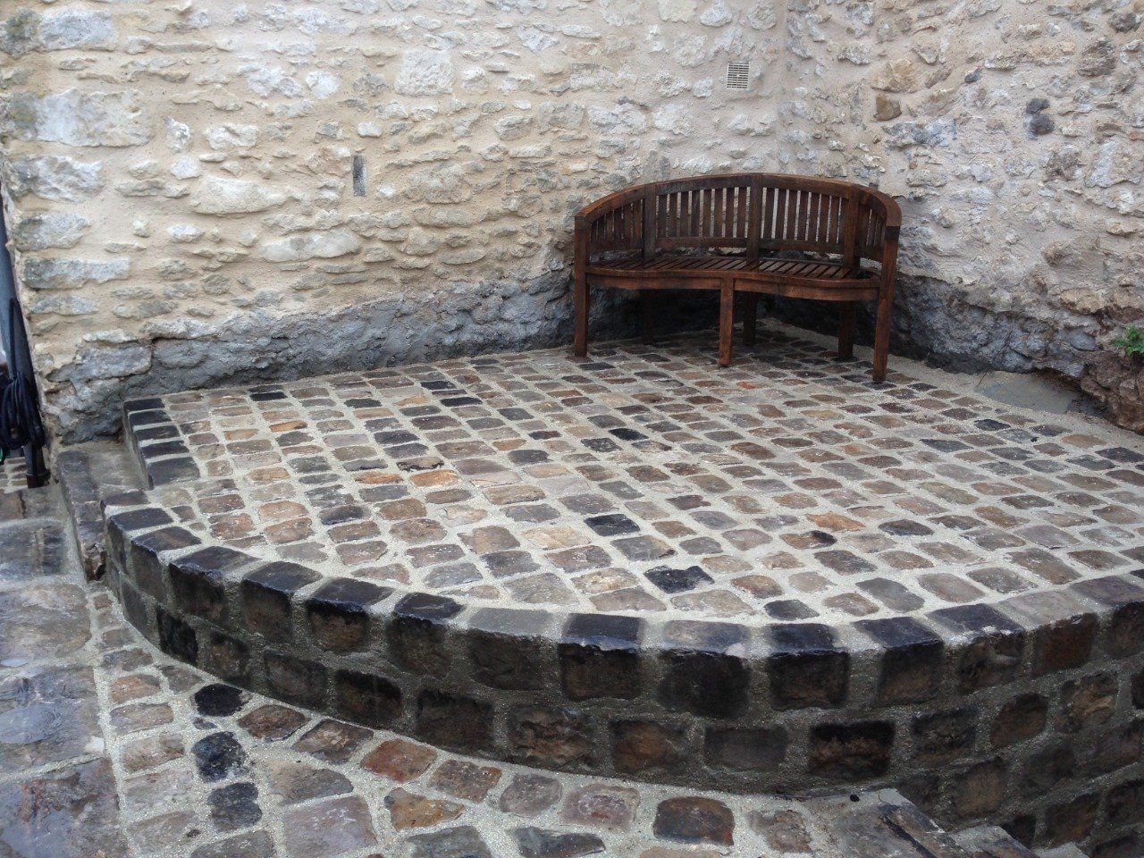 Pavés grès Fontainebleau de réemploi 14/20 ép. 14/16 cm - unité de vente 1m² ( 280 kg)