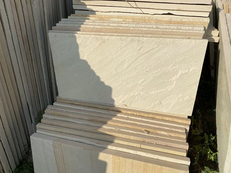 Dallage grès kandla Mint jaune blanc calcaire 40/60 cm Ep.2.2 cm -Unité de vente 1.0234 m²(4 dalles)