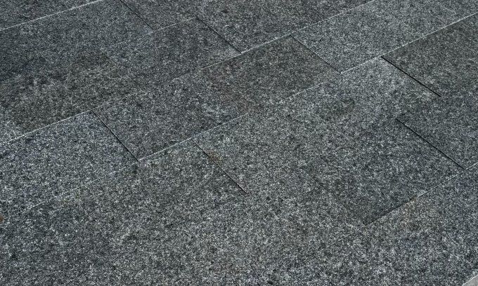 Pavé granit gris Galactic - 14/20cm Ep. 4cm - Unité de vente : 32 unités pour 1m²