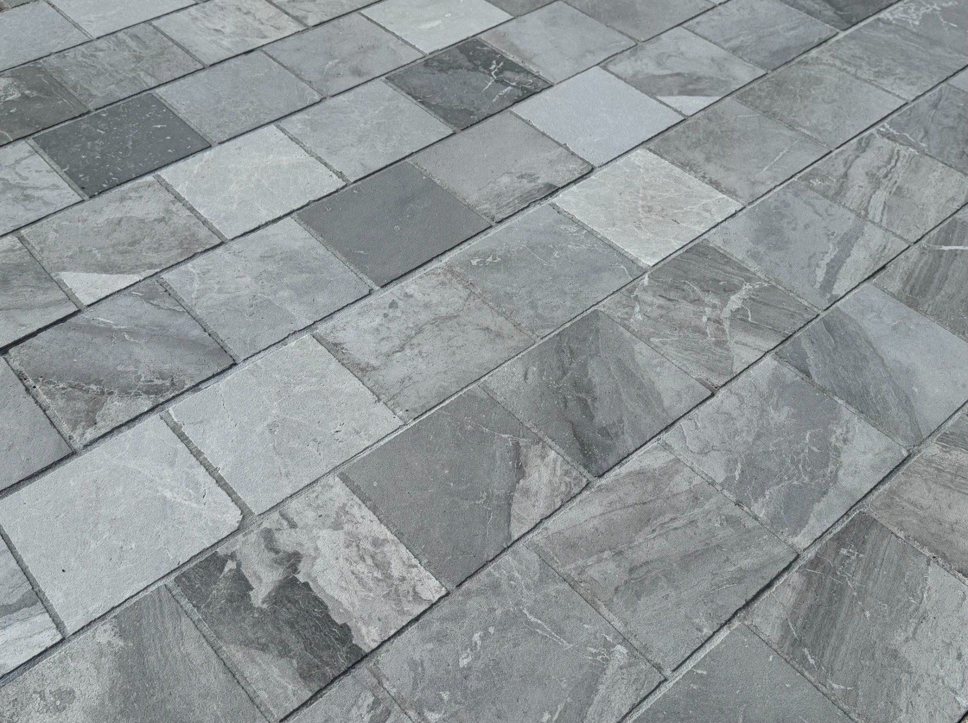 Pavé marbre gris atlantique 15.25/15.25 cm Ep. 3 cm - unité de vente : 1.0034 m² pour 38 pavés