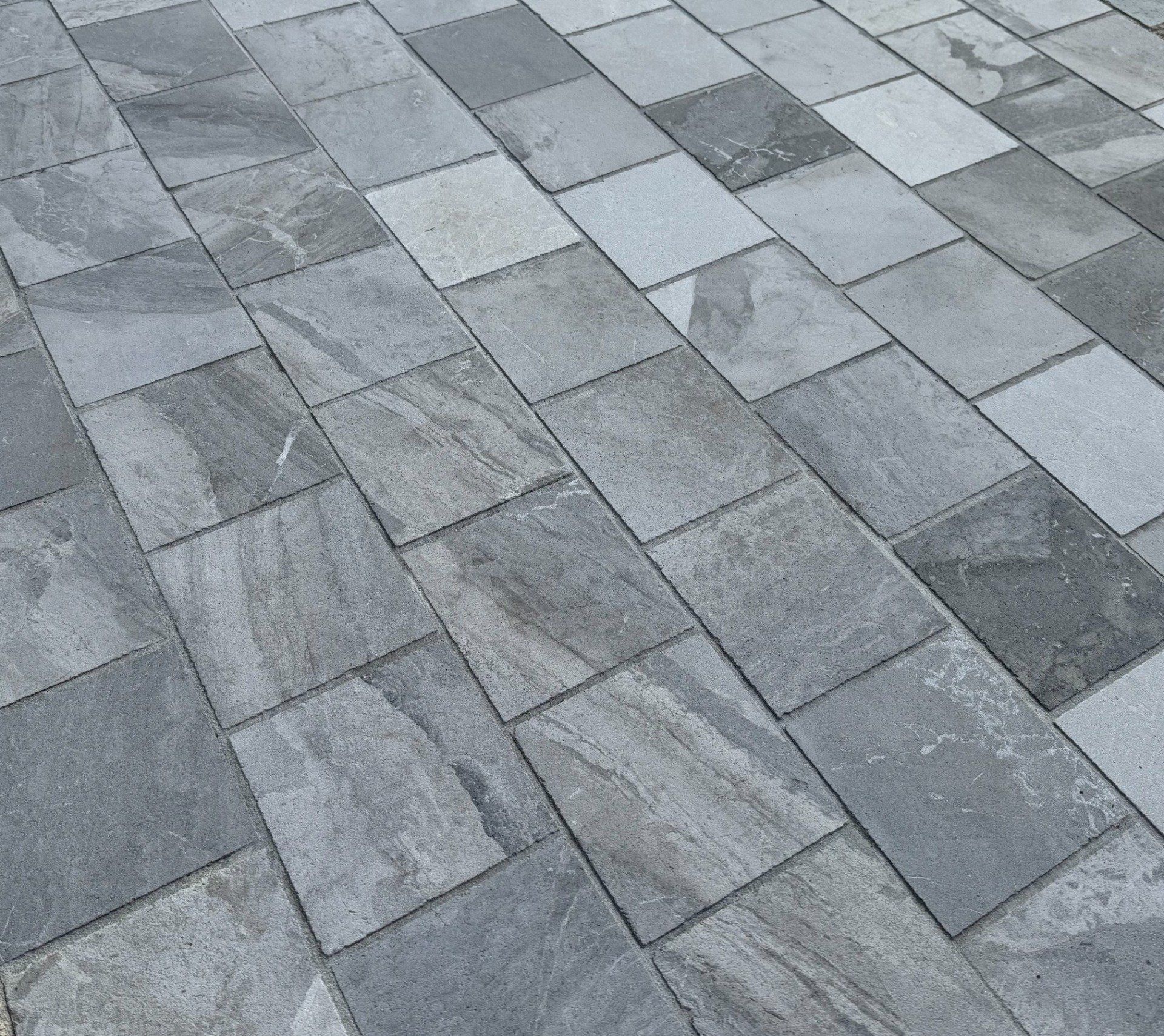 Pavé marbre gris atlantique 15.25/15.25 cm Ep. 3 cm - unité de vente : 1.0034 m² pour 38 pavés