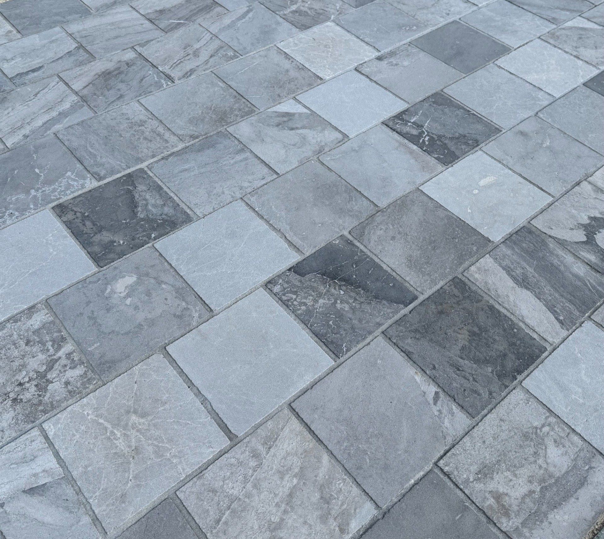 Pavé marbre gris atlantique 15.25/15.25 cm Ep. 3 cm - unité de vente : 1.0034 m² pour 38 pavés