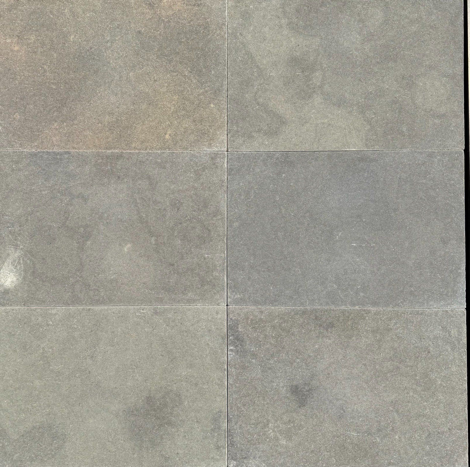 Dallage calcaire Sea Grey 40/60 cm Ep. 1.8 cm - Unité de vente 1.004 m² (4 dalles)