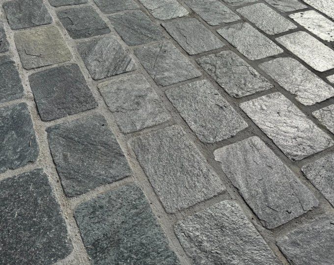 Pavé ardoise schiste Monsoon black 14/20 cm Ep. 2/3 cm - unité de vente : 1 m² pour 30 pavés 