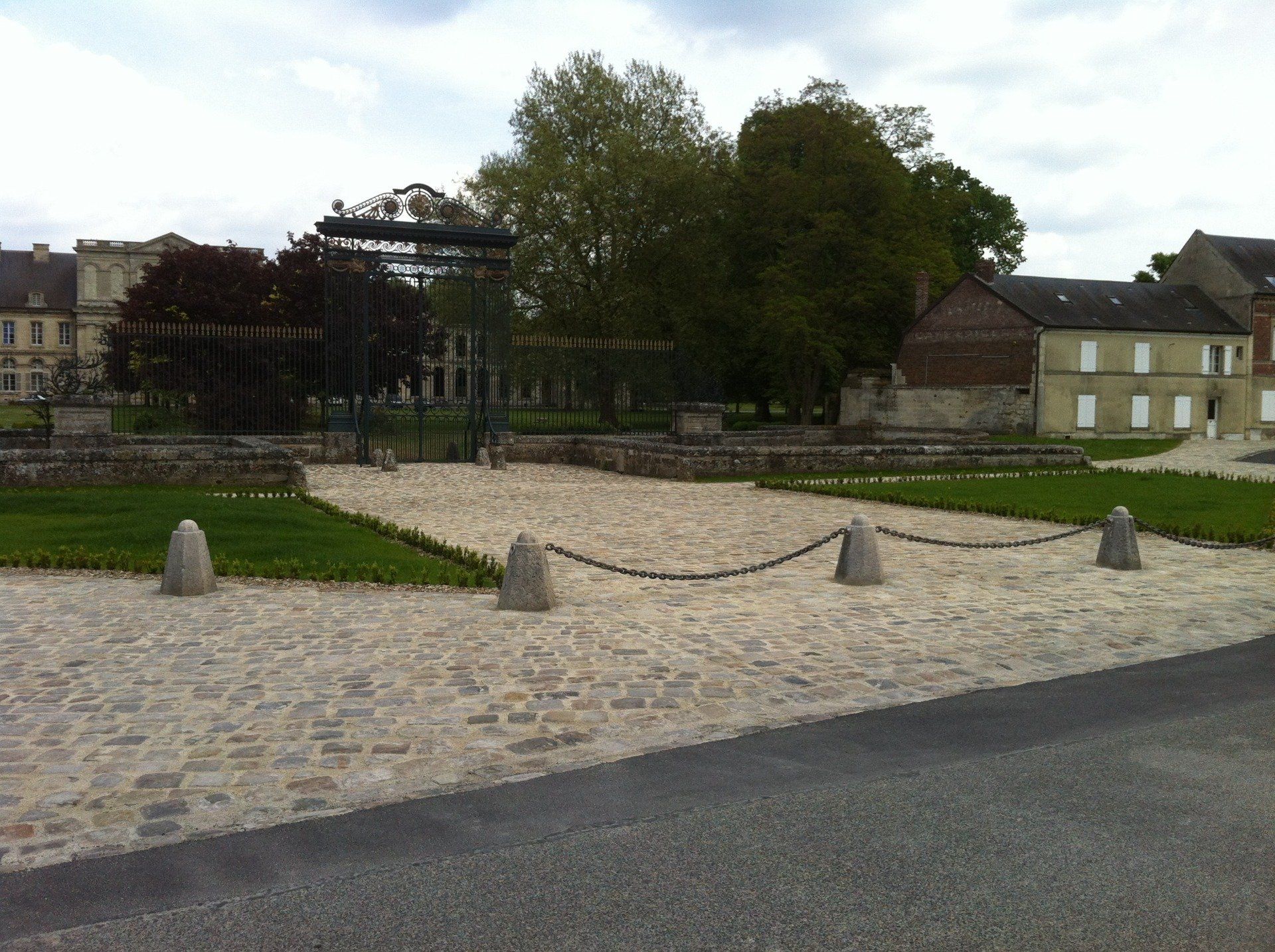 Pavé grès Napoléon de Fontainebleau 18/23 cm ép.16/23 cm - unité de vente 1m² ( 360 kg)