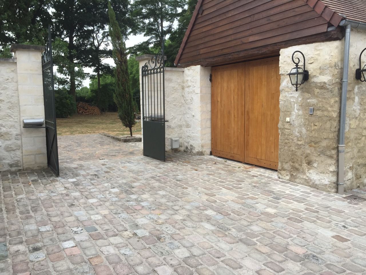 Pavés granit de réemploi 14/20 cm ép. 14/16 cm - unité de vente 1m² ( 300 kg)