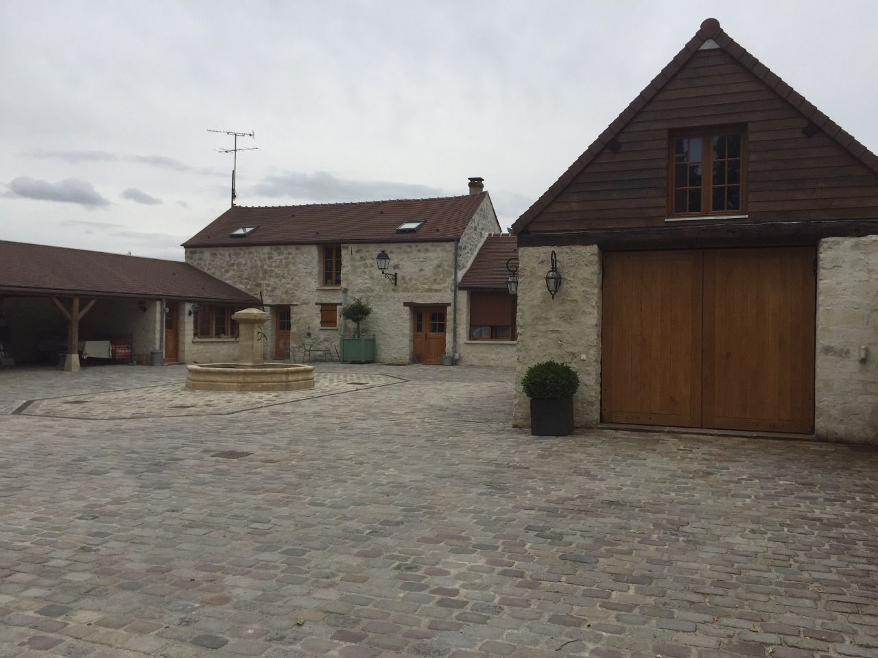 Pavés granit de réemploi 14/20 cm ép. 14/16 cm - unité de vente 1m² ( 300 kg)