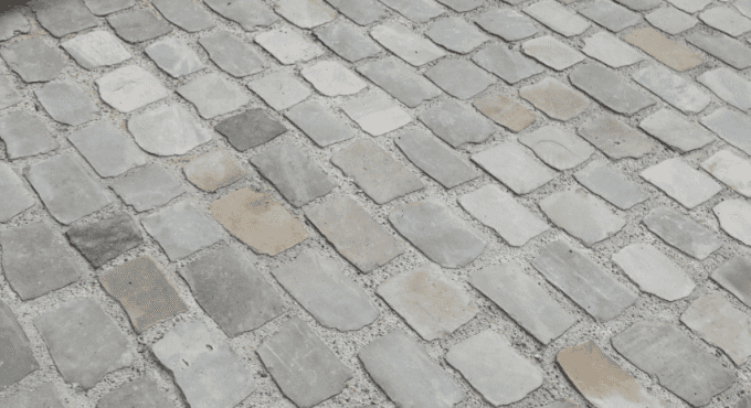 Pavés grès sciés de réemploi 14/20 cm ép. 6/8 cm - unité de vente 1m² (90 kg)