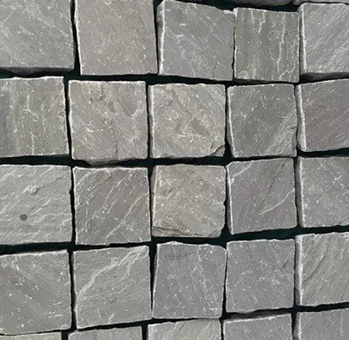 Pavés grès kandla Gris  10/10 cm Ep. 5/7 cm - unité de vente : 1 m² pour 76 pavés