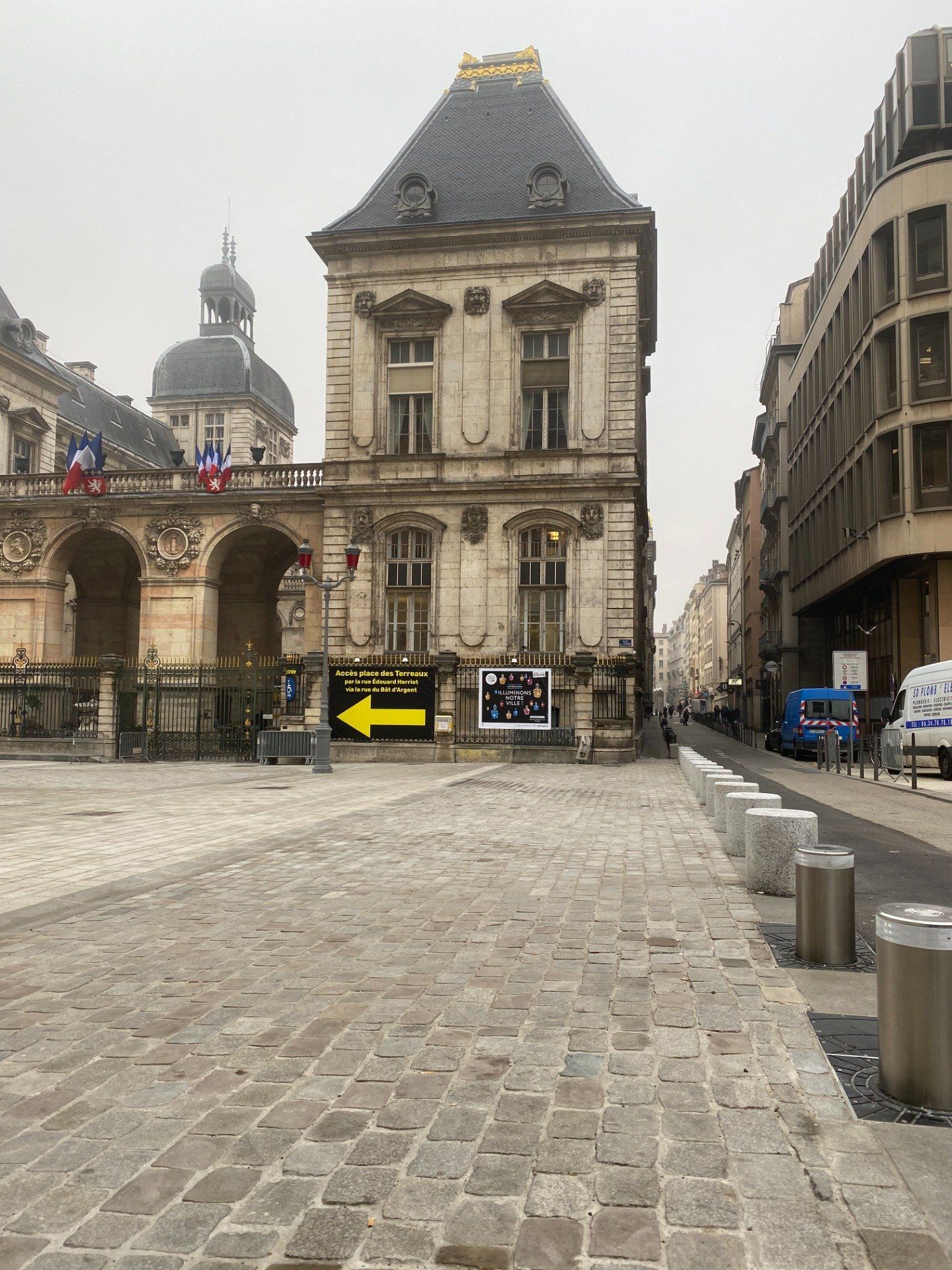 paves-scié-lyonnais Pavés granit sciés de réemploi 14/20 cm ép. 2/5 cm - unité de vente 1m² (90 kg)