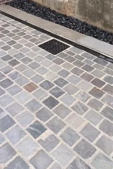 Pavés grès kandla Gris  14/14 cm Ep. 3/5 cm - unité de vente : 1 m² pour 42 pavés