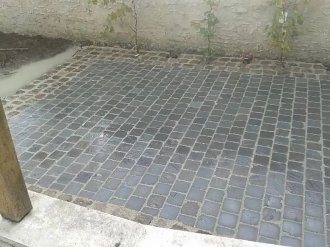 Pavés grès kandla Gris  14/14 cm Ep. 2.5 cm - unité de vente : 1 m² pour 42 pavés