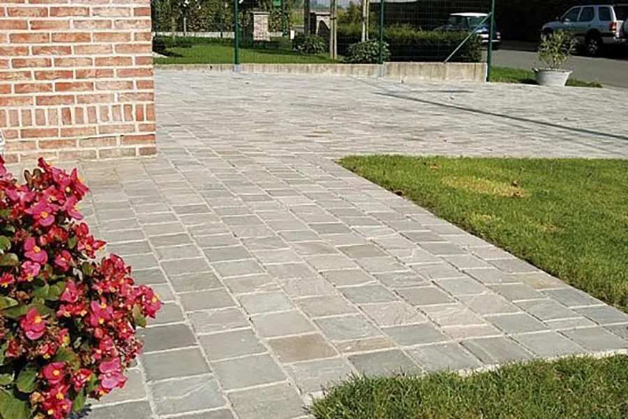Pavés grès kandla Gris 20/20 cm Ep. 4/6 cm - unité de vente : 1 m² pour 22 pavés