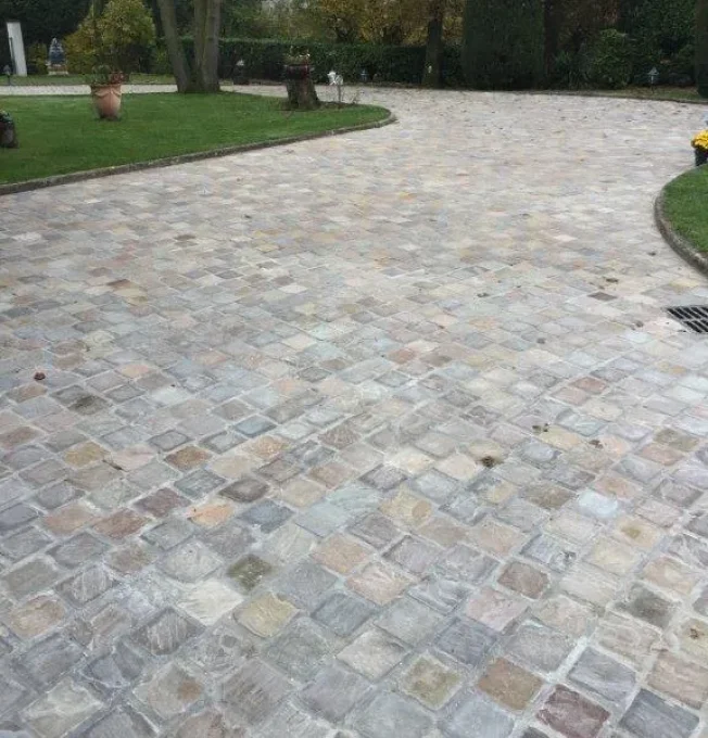 Pavés grès kandla Multi Color 14/14 cm Ep. 11/13 - unité de vente : 1 m² pour 42 pavés