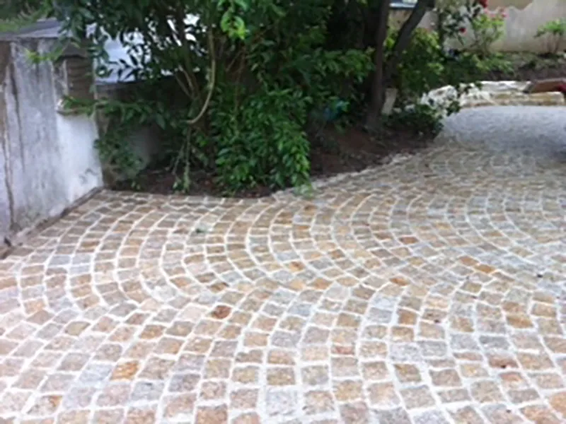 Pavé granit jaune beige 9/11 cm Ep. 4/6 cm - unité de vente : 1 m²