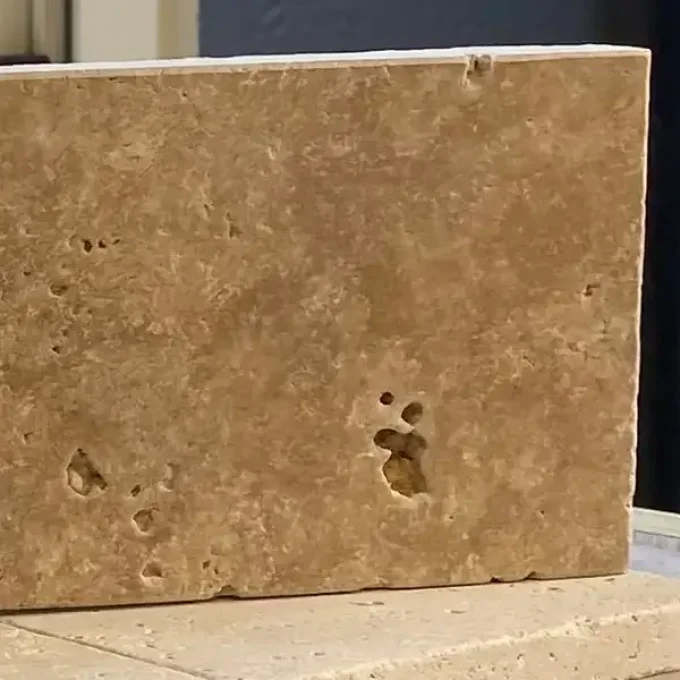 Plinthes  travertin 1er choix mix beige 8/40.6 cm Ep. 1.2 cm - 0.406 ml par unité