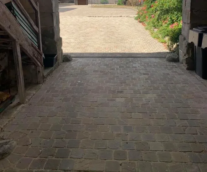 Pavés grès kandla Multi Color - 14/14 cm Ep. 2.5 cm - unité de vente : 1 m² pour 42 pavés