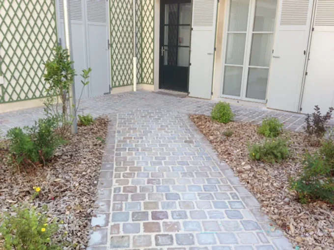 Pavés grès kandla Multi Color 14/14 cm Ep. 7/9 - unité de vente : 1 m² pour 42 pavés